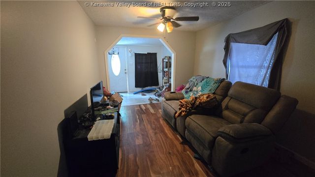 10560 Coal River Road, St Albans, WV 25177
