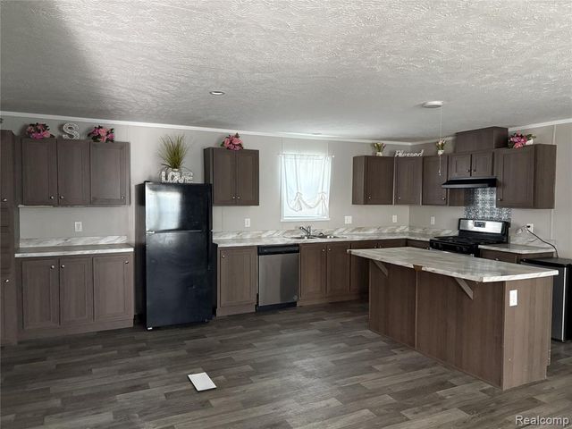 4229 Hillary, Burton, MI 48519