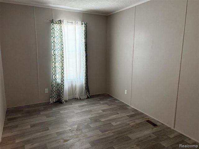 4229 Hillary, Burton, MI 48519