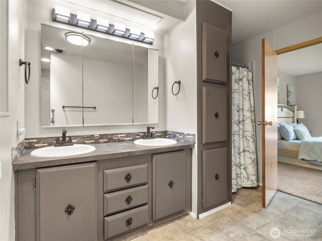 5226 Chelan Lane SE, Lacey, WA 98503
