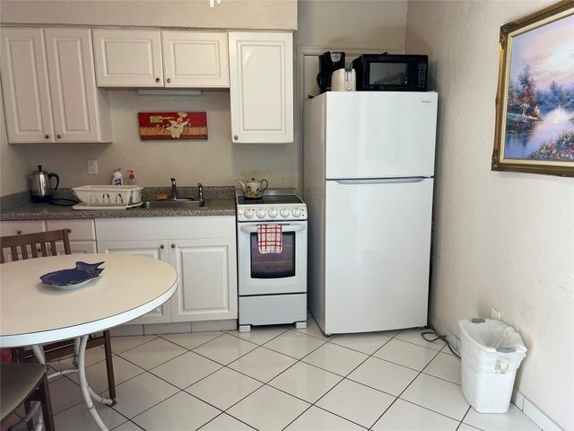 1315 N Ocean Drive 205, Hollywood, FL 33019