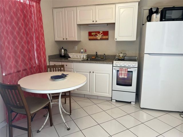 1315 N Ocean Drive 205, Hollywood, FL 33019