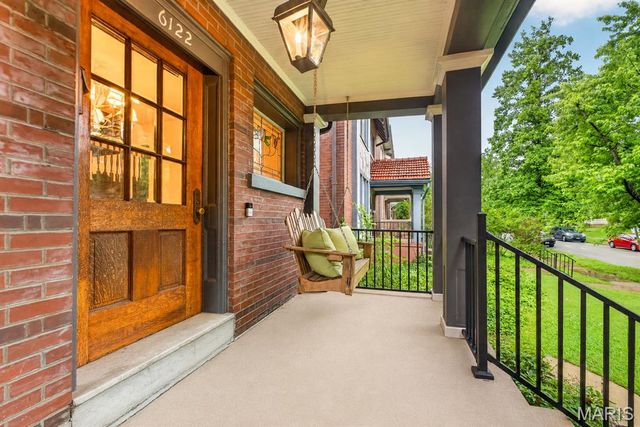 6122 McPherson Avenue, St Louis, MO 63112