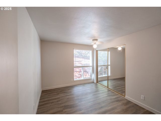 418 STONEWOOD Dr, Eugene, OR 97405