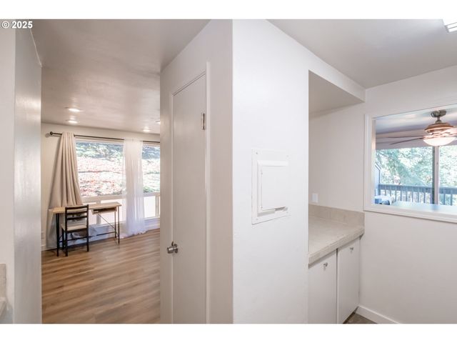 418 STONEWOOD Dr, Eugene, OR 97405