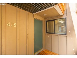 418 STONEWOOD Dr, Eugene, OR 97405