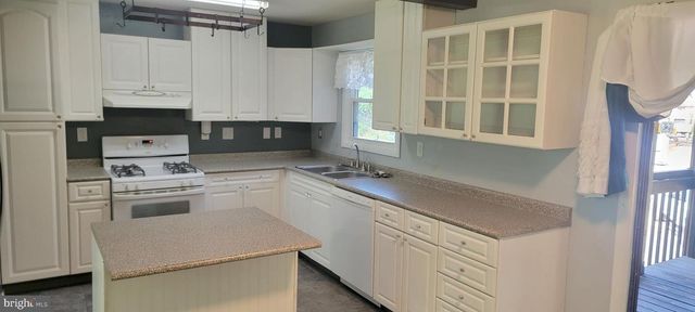 765 MEADOWBROOK RD, Morgantown, WV 26505