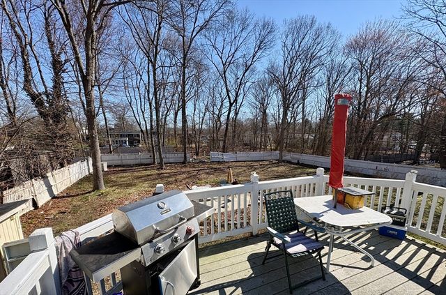 6 Alden Ave E, Randolph, MA 02368