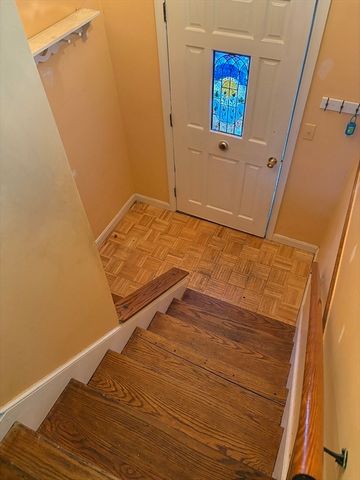 6 Alden Ave E, Randolph, MA 02368