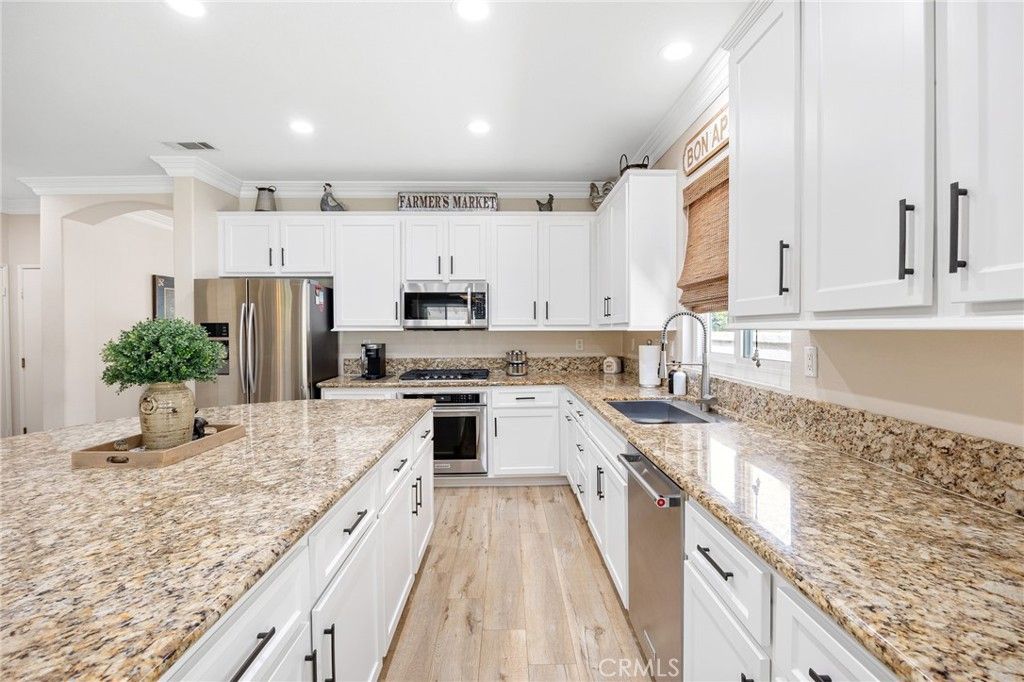 Image 9 of property listing at 28407 Long Meadow, Menifee, CA 92584