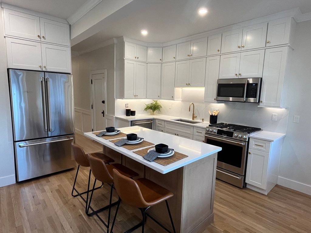 108 Saint Paul St 2, Brookline, MA 02446