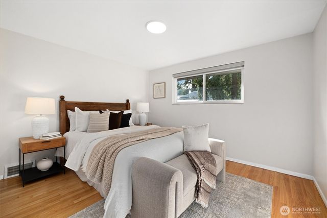 7541 32nd Avenue NE, Seattle, WA 98115