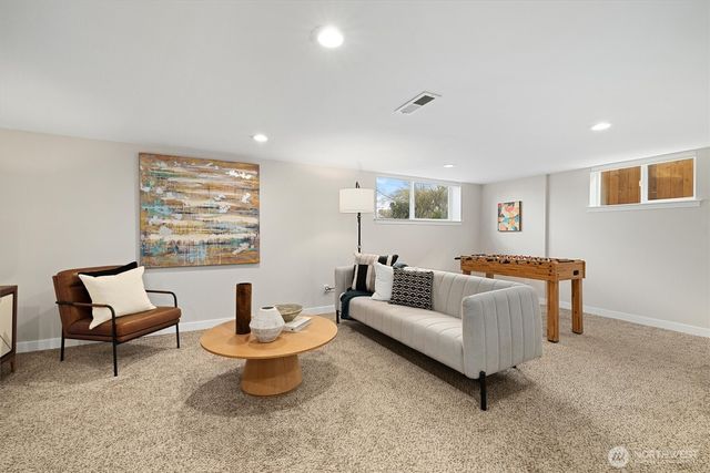 7541 32nd Avenue NE, Seattle, WA 98115