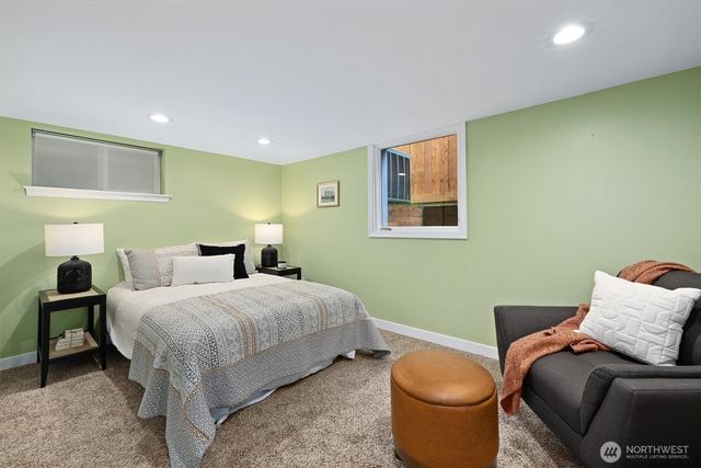 7541 32nd Avenue NE, Seattle, WA 98115