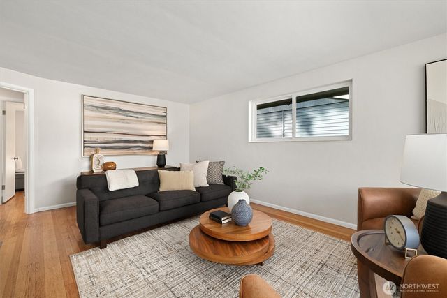 7541 32nd Avenue NE, Seattle, WA 98115