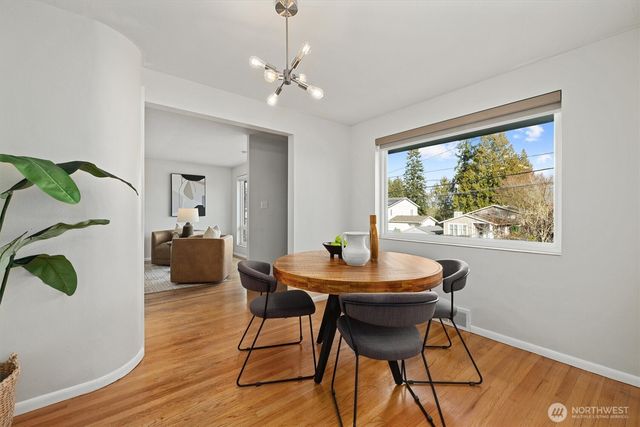 7541 32nd Avenue NE, Seattle, WA 98115