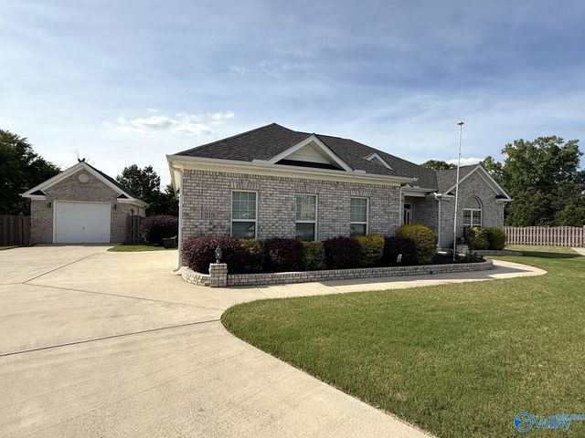 219 Woodgrove Drive NW, Madison, AL 35757