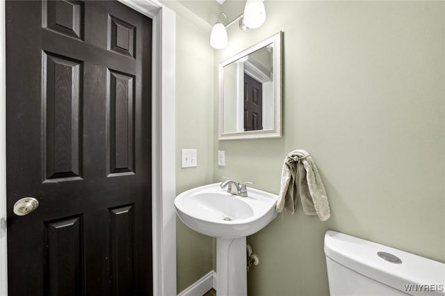 12 Livingston Street, Lancaster, NY 14086