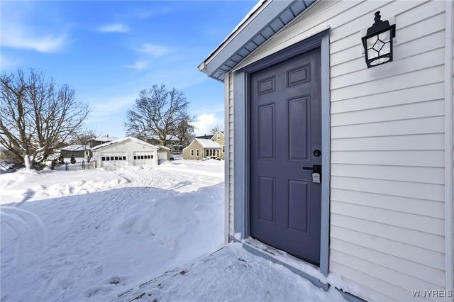 12 Livingston Street, Lancaster, NY 14086