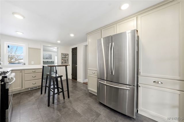 12 Livingston Street, Lancaster, NY 14086