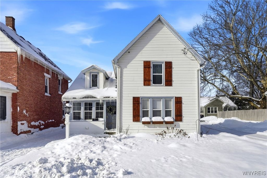 12 Livingston Street, Lancaster, NY 14086