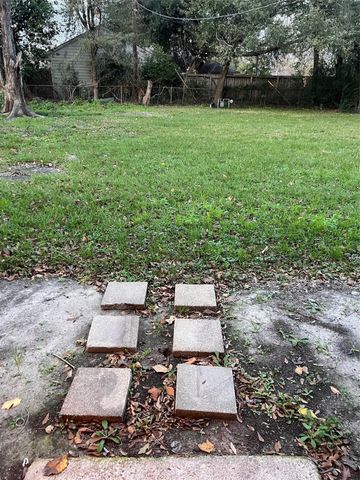 319 Bellmar Drive, Houston, TX 77037