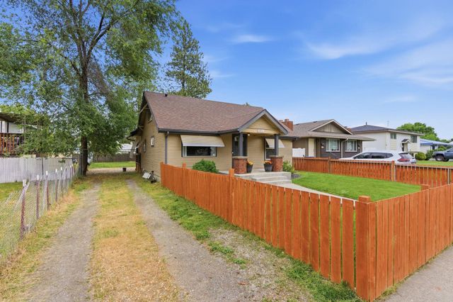 2211 E CENTRAL Ave, Spokane, WA 99208