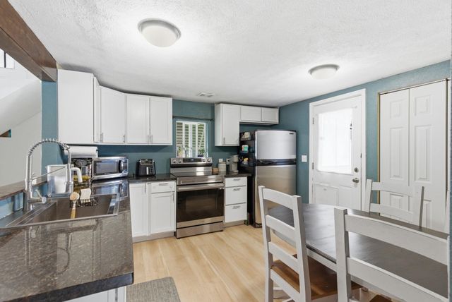 2211 E CENTRAL Ave, Spokane, WA 99208