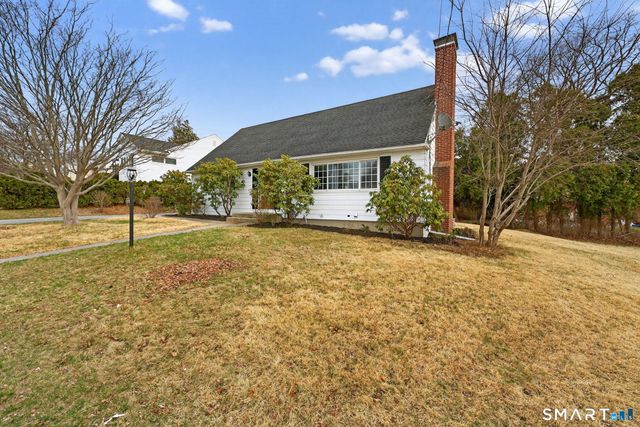 36 Westridge Road, New London, CT 06320