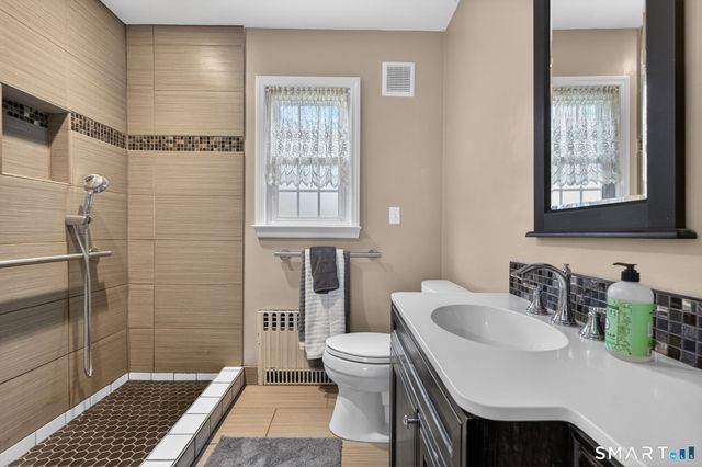 36 Westridge Road, New London, CT 06320