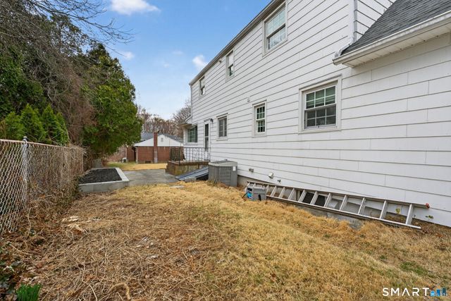 36 Westridge Road, New London, CT 06320