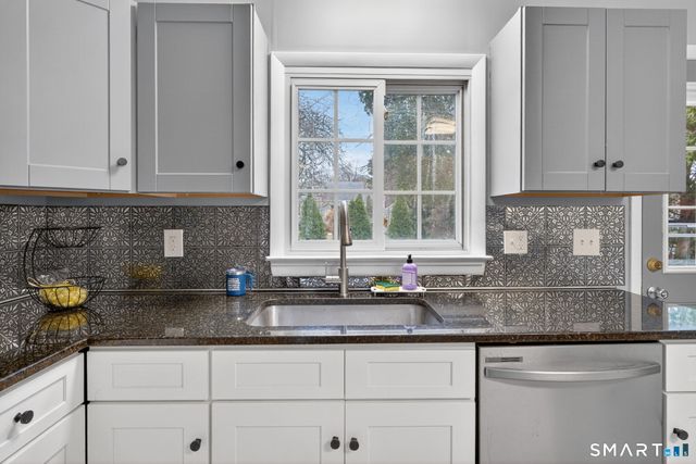 36 Westridge Road, New London, CT 06320