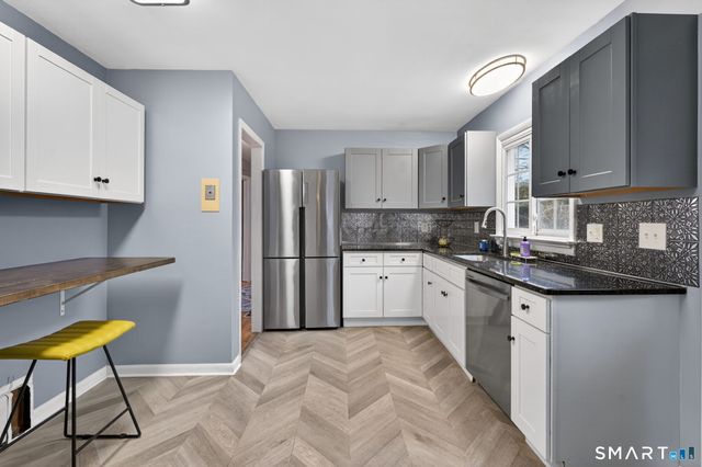 36 Westridge Road, New London, CT 06320