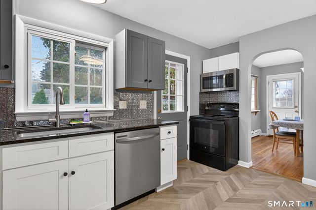 36 Westridge Road, New London, CT 06320