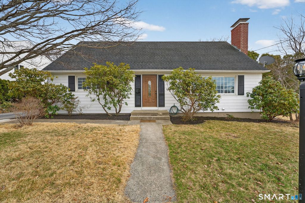 36 Westridge Road, New London, CT 06320