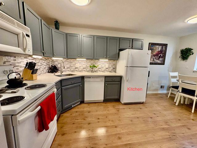 22243 Kinyon Street, Taylor, MI 48180