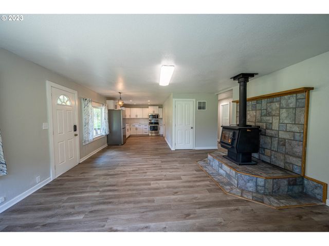 233 JOHANNESON CREEK Rd, Reedsport, OR 97467