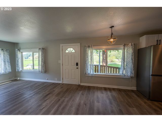 233 JOHANNESON CREEK Rd, Reedsport, OR 97467