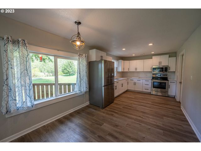 233 JOHANNESON CREEK Rd, Reedsport, OR 97467