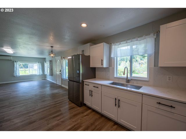 233 JOHANNESON CREEK Rd, Reedsport, OR 97467