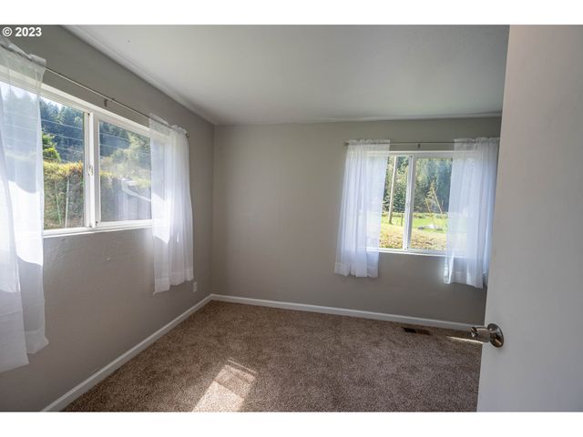 233 JOHANNESON CREEK Rd, Reedsport, OR 97467