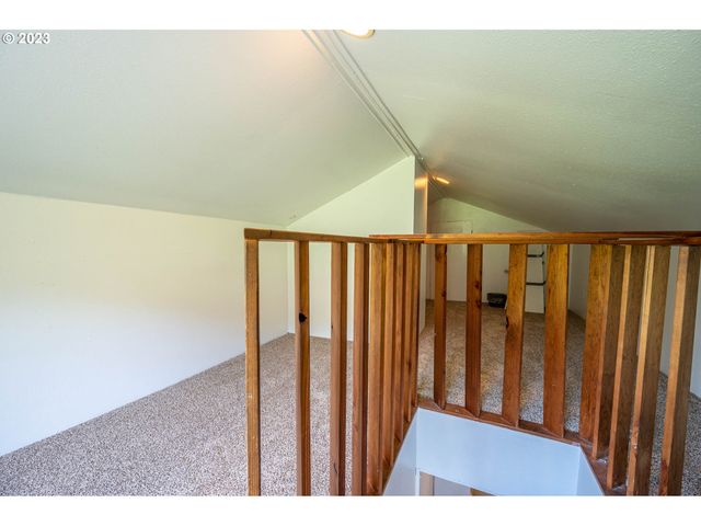 233 JOHANNESON CREEK Rd, Reedsport, OR 97467