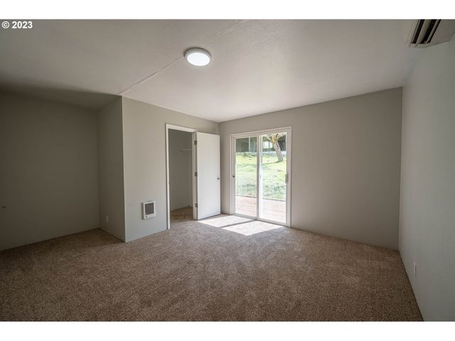 233 JOHANNESON CREEK Rd, Reedsport, OR 97467