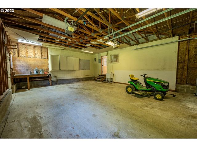 233 JOHANNESON CREEK Rd, Reedsport, OR 97467