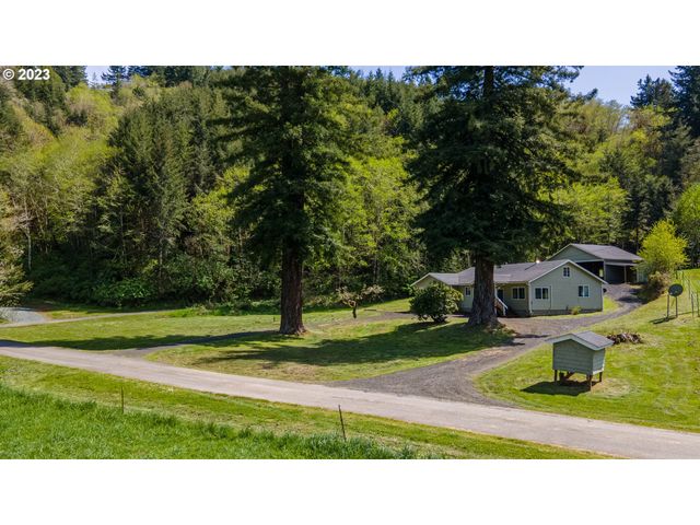 233 JOHANNESON CREEK Rd, Reedsport, OR 97467