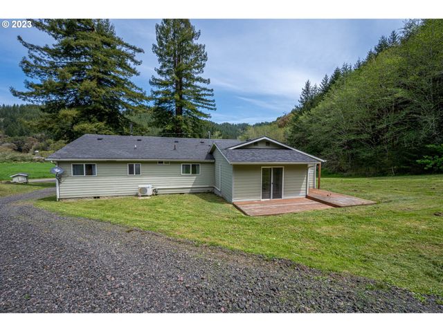 233 JOHANNESON CREEK Rd, Reedsport, OR 97467