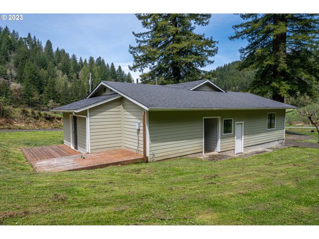 233 JOHANNESON CREEK Rd, Reedsport, OR 97467