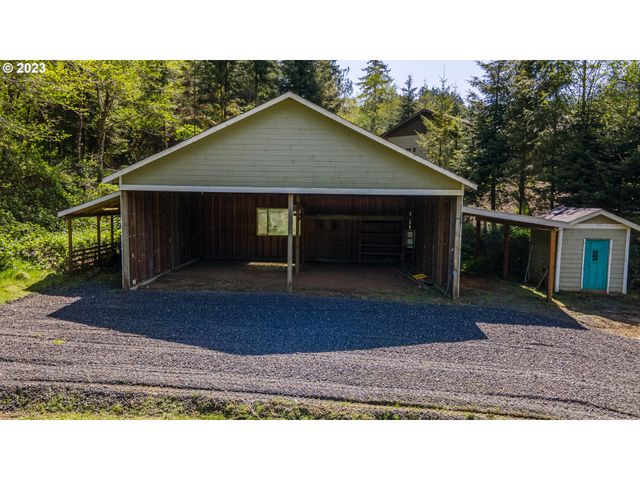 233 JOHANNESON CREEK Rd, Reedsport, OR 97467