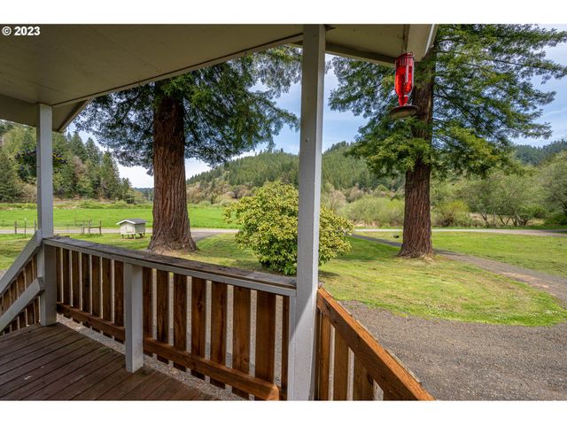 233 JOHANNESON CREEK Rd, Reedsport, OR 97467