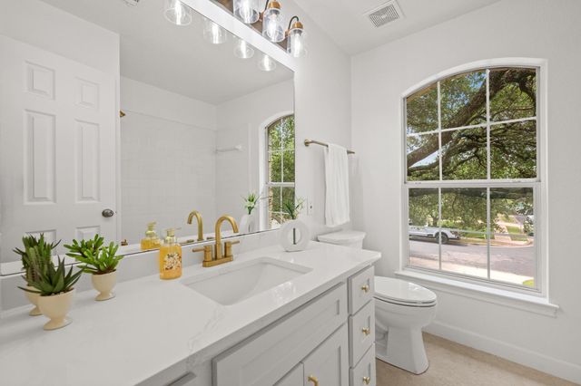 5212 Crystal Water DR, Austin, TX 78735